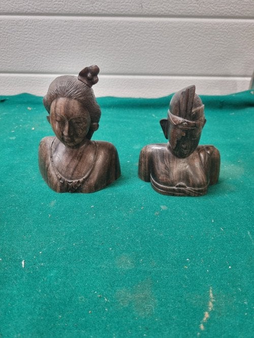 Houten borstbeelden man en vrouw, Verzamelen, Beelden en Beeldjes, Ophalen of Verzenden