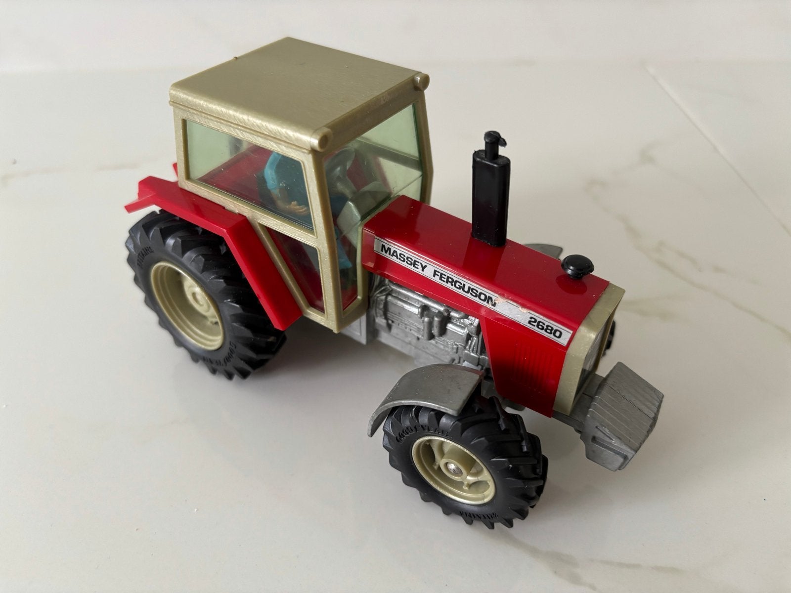 Britains Massey Ferguson 2680 Model Tractor 1984 (1:32), Ophalen of Verzenden, Gebruikt, Jongen of Meisje