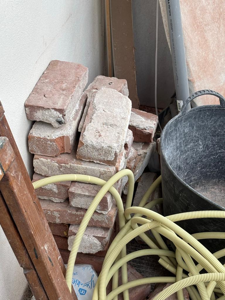 Bakstenen gratis ophalen dinsdag 19-5, Ophalen, Bakstenen