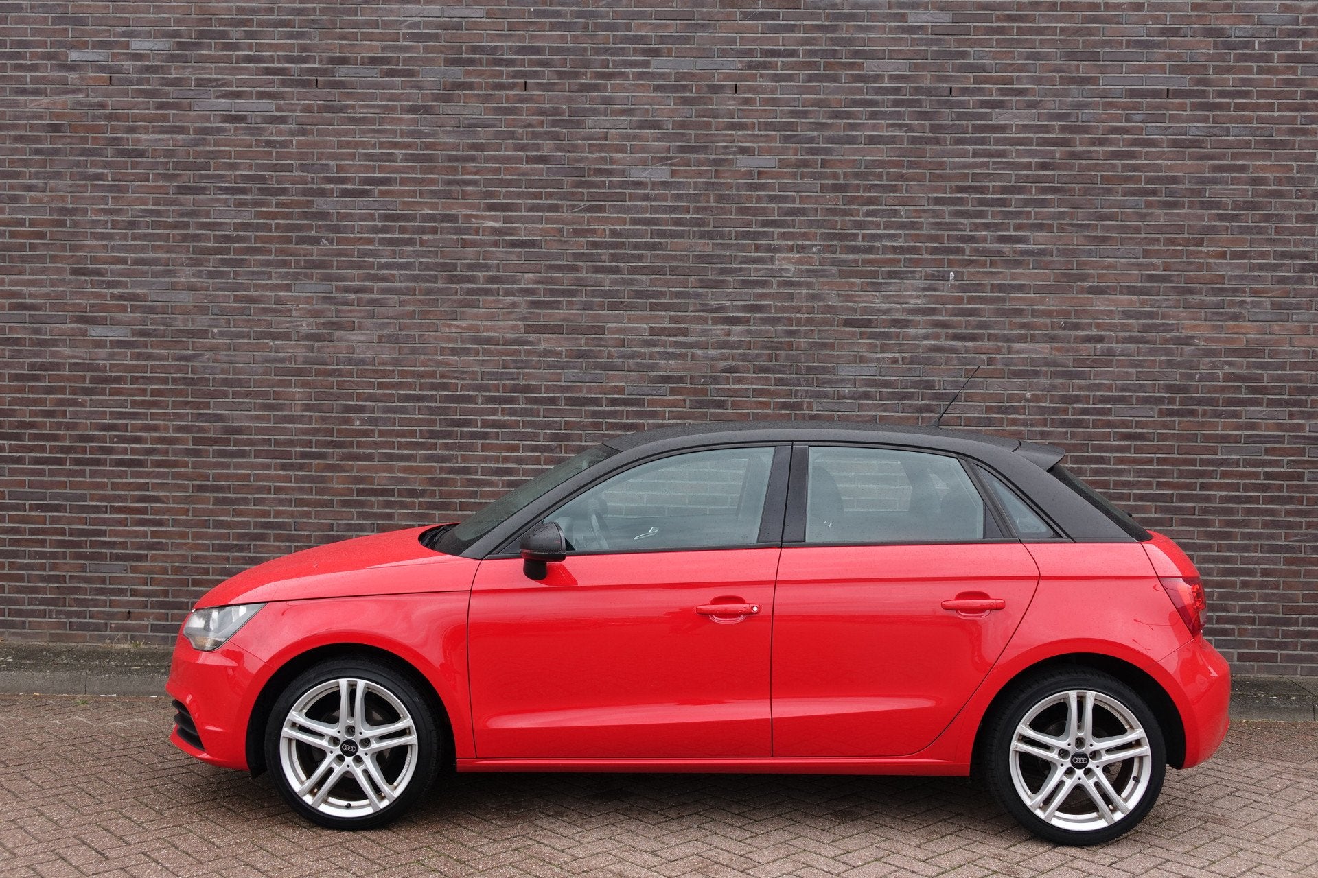 Audi A1 Sportback 1.2 TFSI Attraction Pro Line Business, nav, Voorwielaandrijving, Euro 5, 86 pk, 4 cilinders