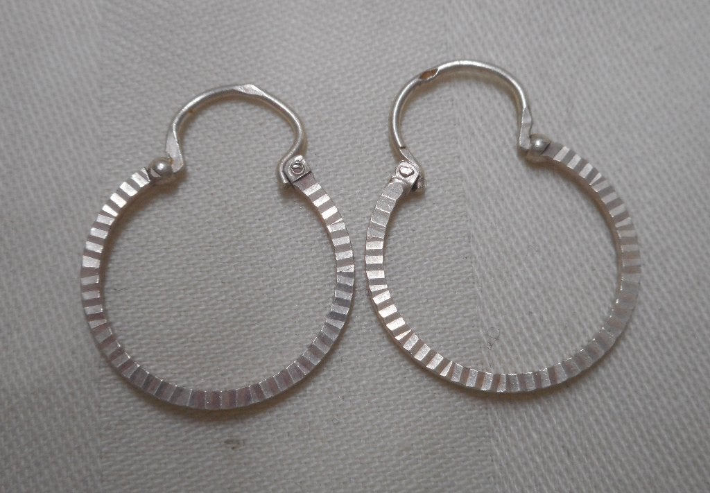 Zilveren vintage oorringen jaren 70 nr.1646, Sieraden, Tassen en Uiterlijk, Oorbellen, Hangers, Verzenden, Zo goed als nieuw, Zilver