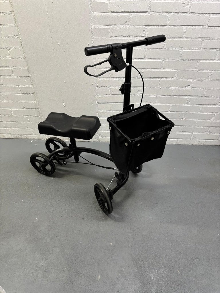 Kniestep met mandje na knie of enkeloperatie, Diversen, Ophalen, Zo goed als nieuw