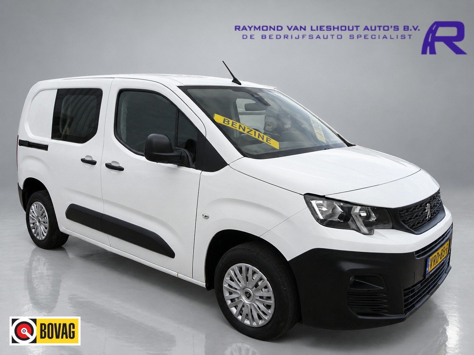 Peugeot Partner 1.2 PureTech Pro BENZINE AIRCO NAVI CRUISE C, Auto's, Voorwielaandrijving, Dealer onderhouden, Gebruikt, 1199 cc