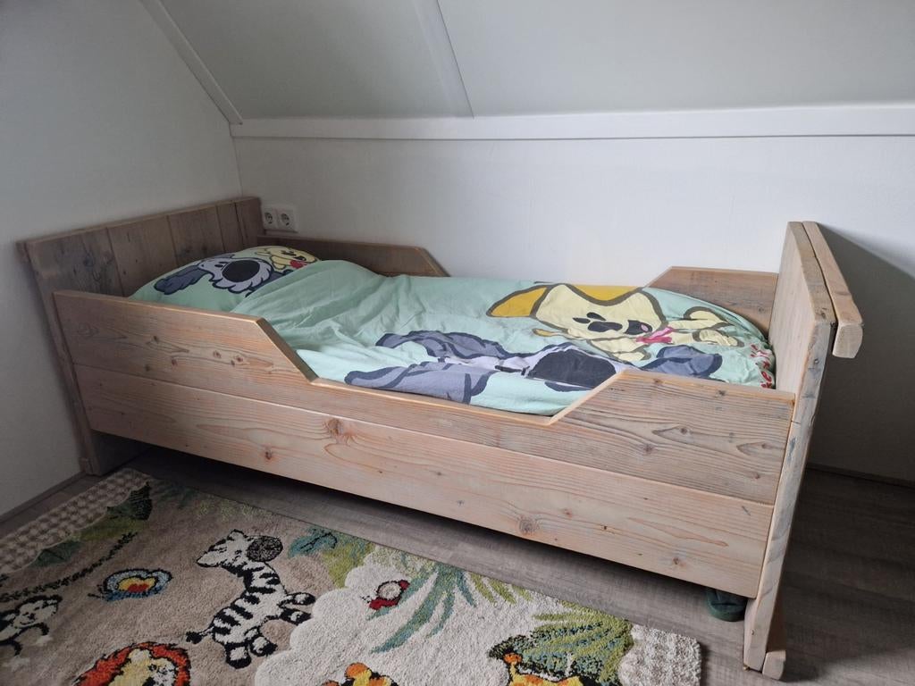 Peuterbed steigerhout, 70 tot 85 cm, 140 tot 160 cm, Zo goed als nieuw, Ophalen