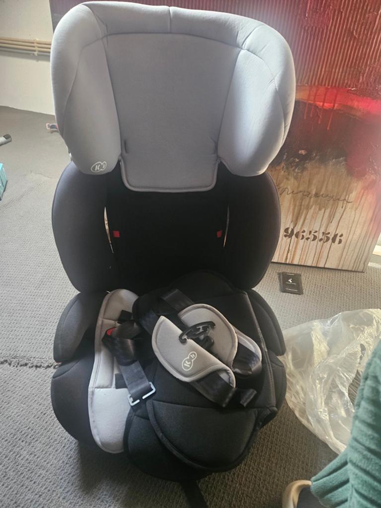 Kinderkraft autostoel 9-36 kg, grijs/zwart, Ophalen