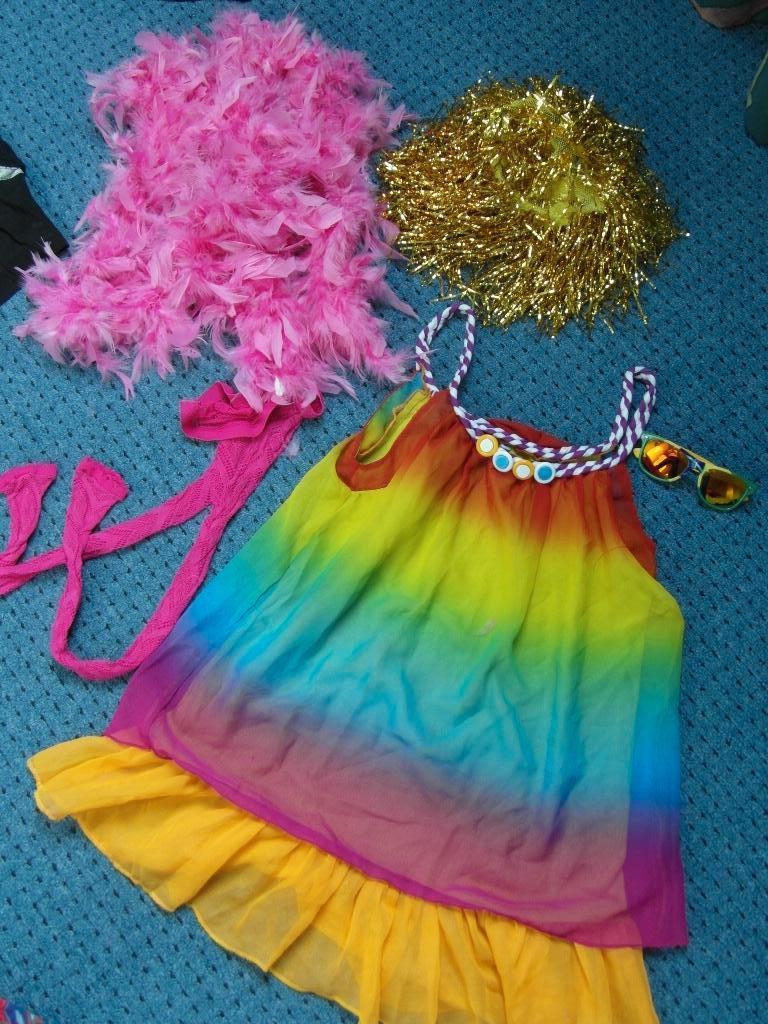 zomers hawai style jurkje M  +  gouden pruik en boa, Maat 38/40 (M), Carnaval, Ophalen of Verzenden, Zo goed als nieuw