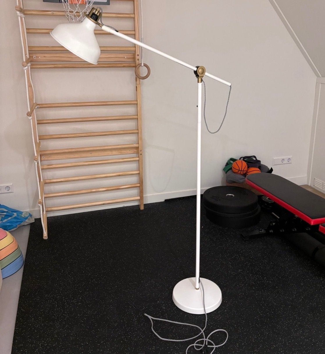 Witte vloerlamp met verstelbare arm, Ophalen, Gebruikt, E27 (groot), Metaal