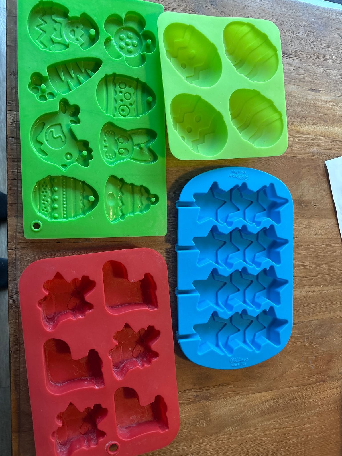 Siliconen bakvormen: 2x Pasen, 1x Kerst, 1x Cake Pops (sterr, Ophalen of Verzenden, Zo goed als nieuw, Overige materialen, Groen