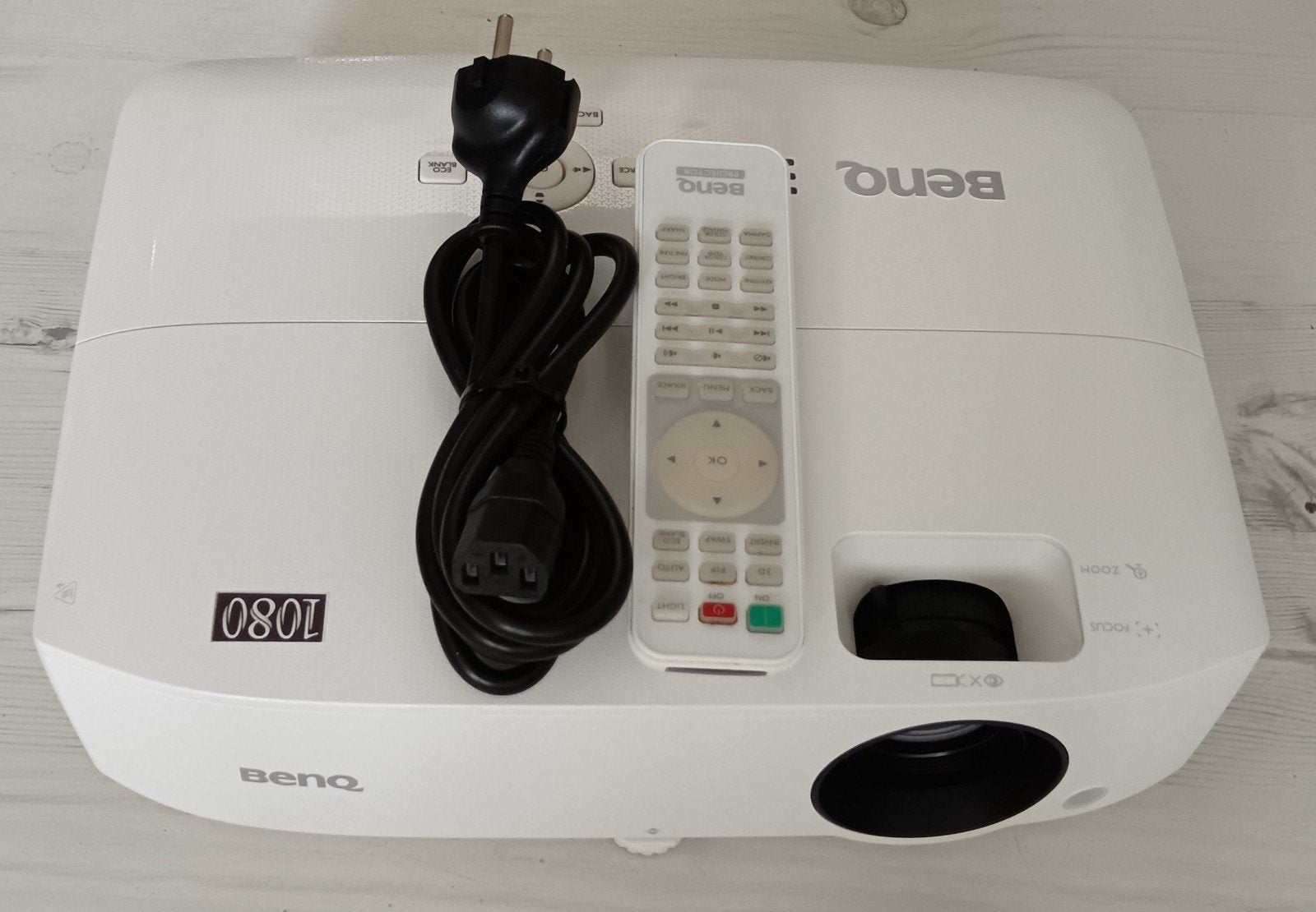 benq HD beamer 4500 ansilumen 2xHDMI nieuwstaat, Ophalen of Verzenden, Nieuw