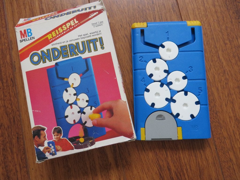 Onderuit! (A7), Een of twee spelers, Ophalen of Verzenden, Zo goed als nieuw, MB