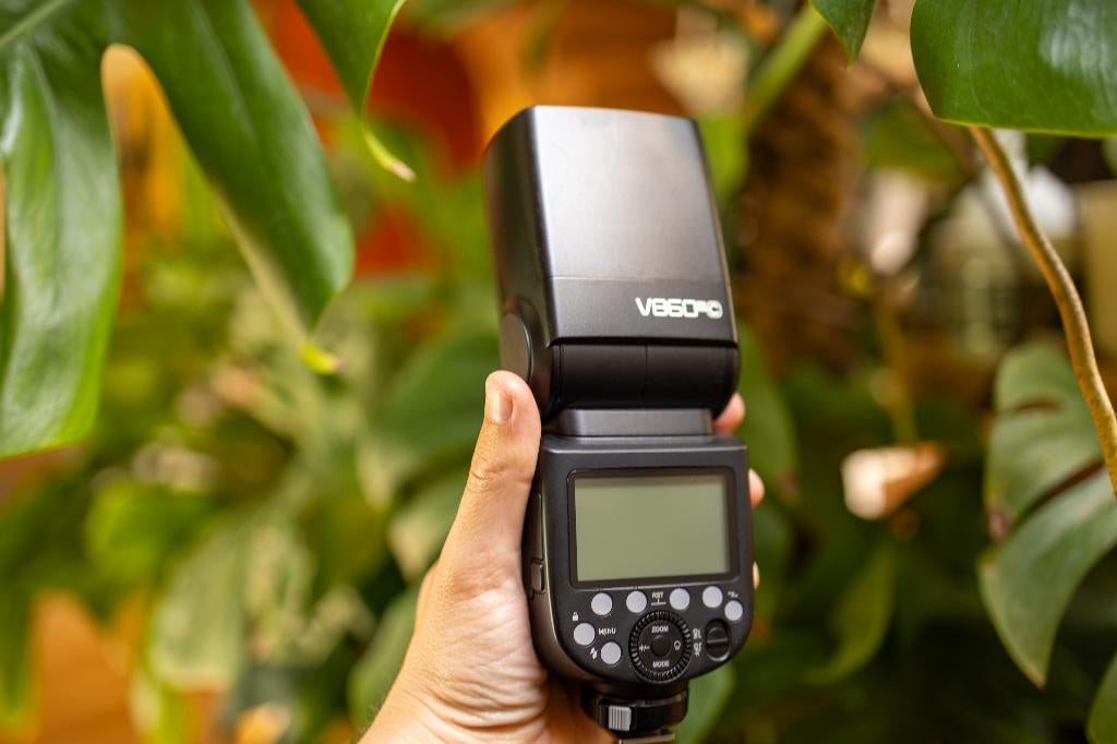 Godox V860III-C Flitser en Godox X2T-C trigger, Ophalen, Zo goed als nieuw, Overige merken, Kantelbaar