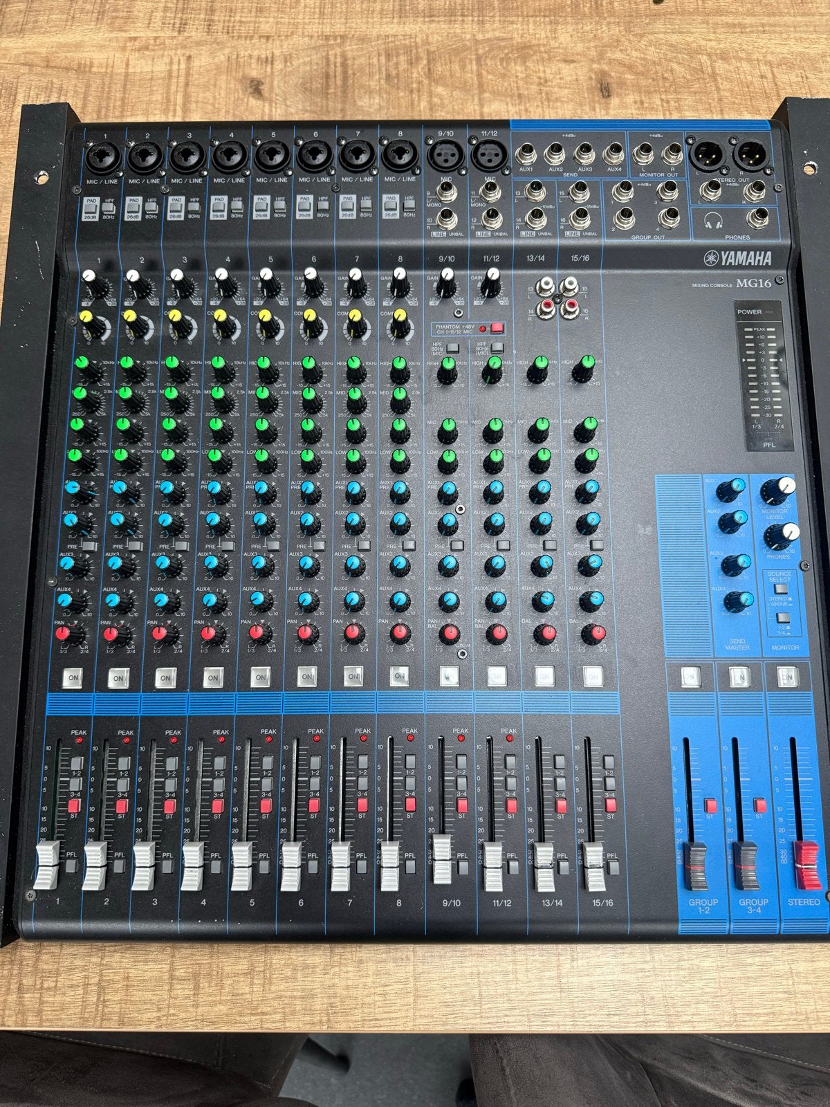 Yamaha MG16 Mengpaneel - 16 kanalen, zo goed als nieuw, Muziek en Instrumenten, Mengpanelen, Ophalen, Zo goed als nieuw, 10 tot 20 kanalen