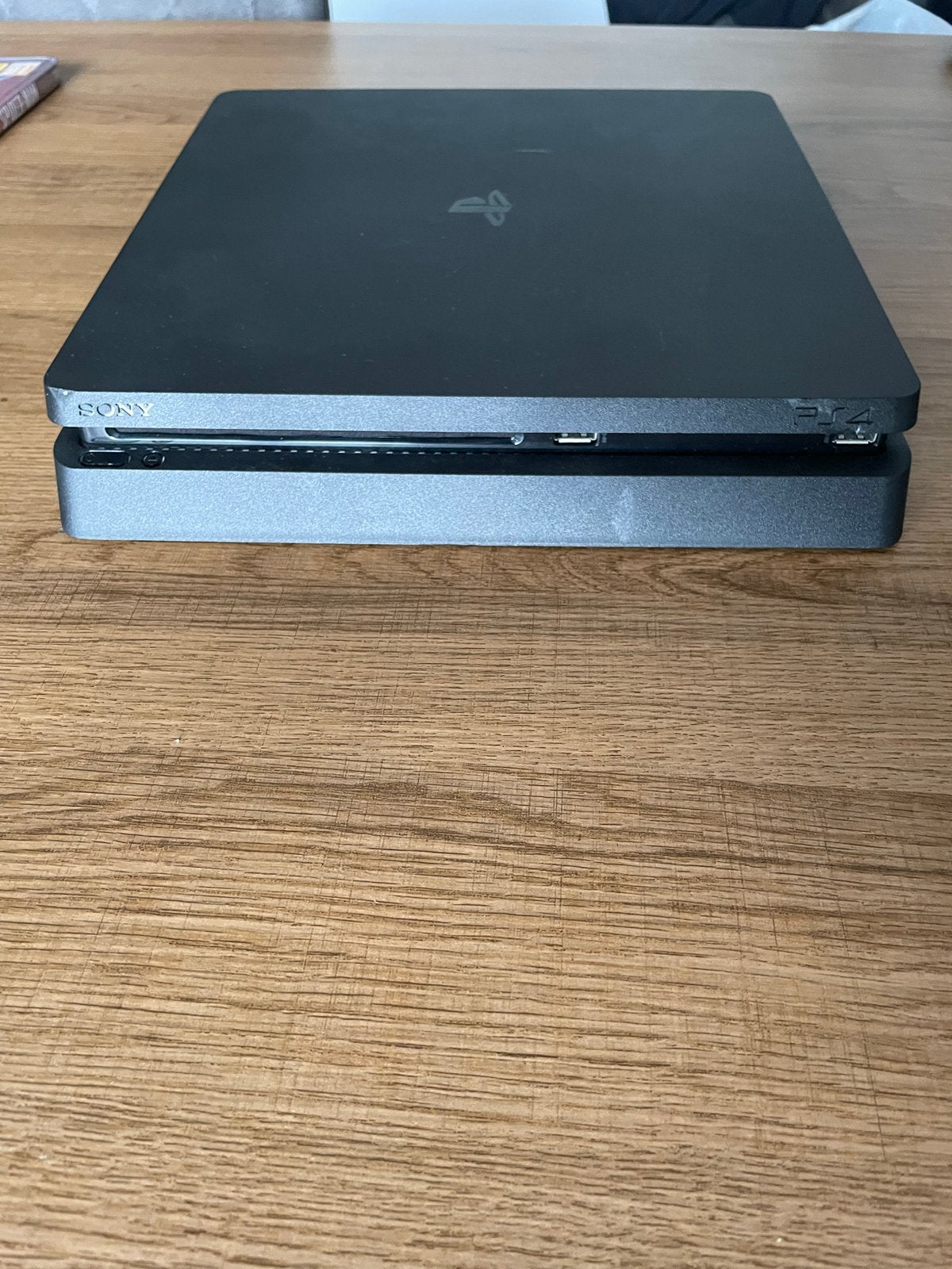 PlayStation 4 Slim 1TB met 1 controller en 2 games, Ophalen, 1 TB, Met 1 controller, Slim