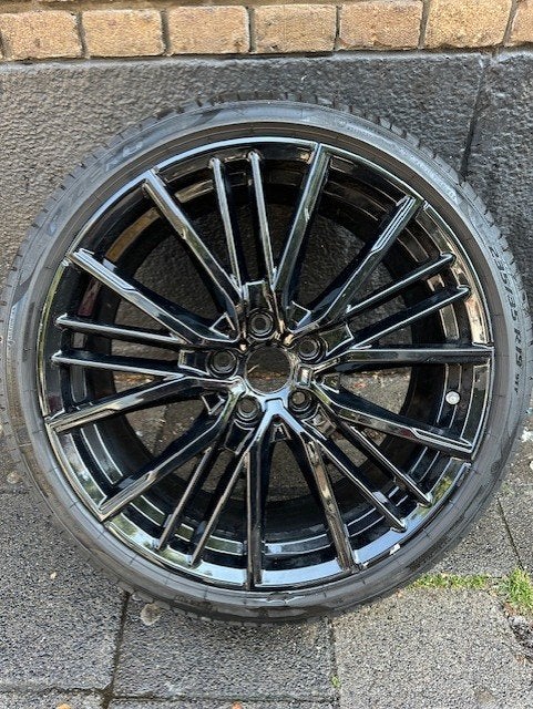 Bmw 1 Serie F40 M Velg + band 235-35-19 PIRELLI 5x112, Ophalen