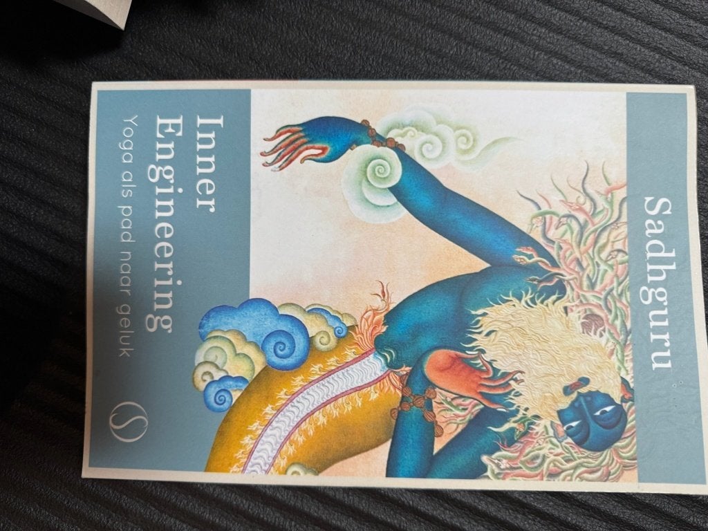 Sadhguru Inner Engineering - Yoga als pad naar geluk, Boeken, Ophalen of Verzenden, Zo goed als nieuw, Meditatie of Yoga, Overige typen