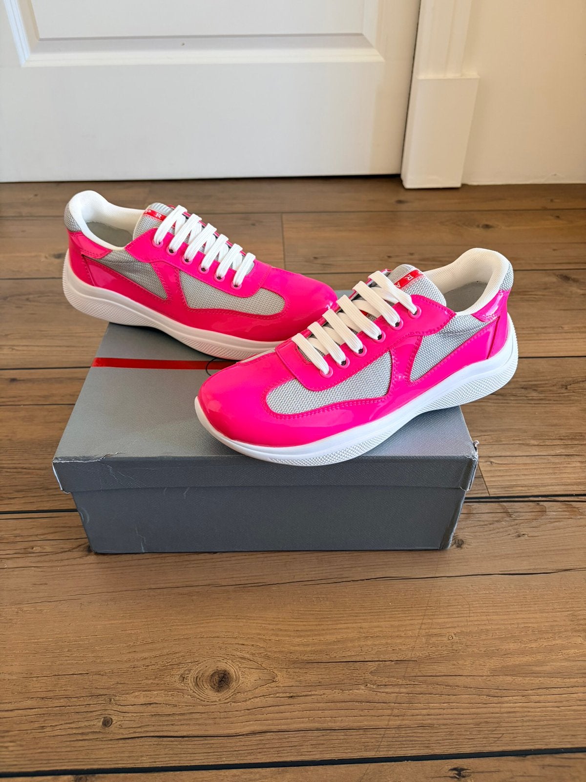Prada cups, Ophalen of Verzenden, Zo goed als nieuw, Overige kleuren