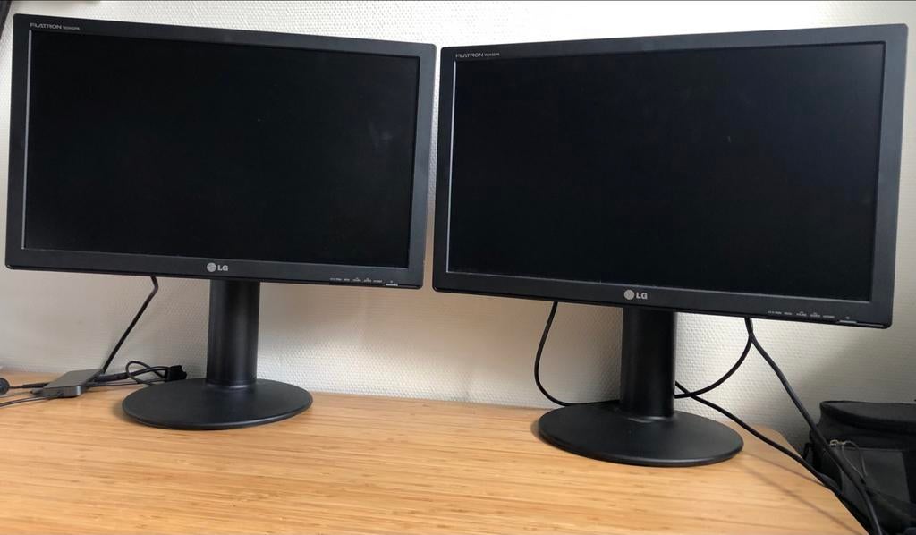 (2x) LG Flatron W2442PA 24-inch Full HD Monitor, Computers en Software, Monitoren, Ophalen, Full HD, Zo goed als nieuw, DVI