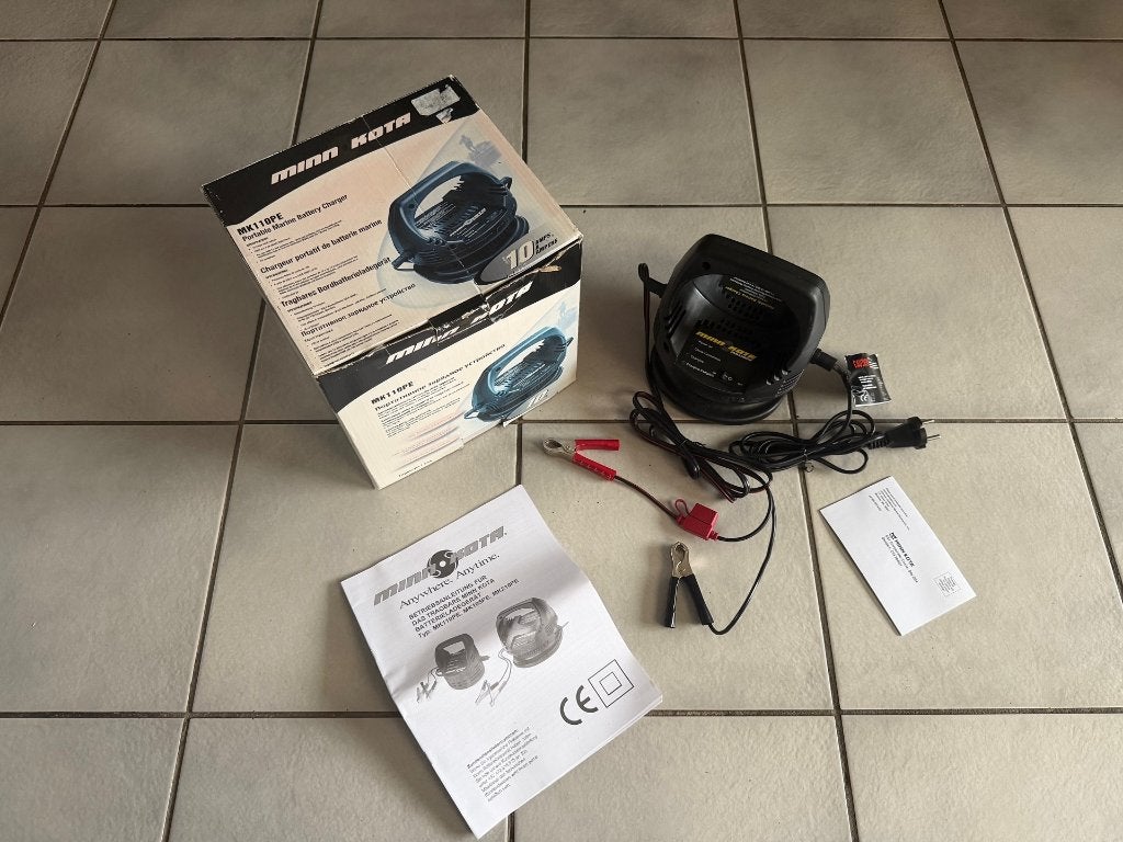 Nieuwe ! Minn Kota 110PE 10A oplader in doos., Ophalen of Verzenden, Nieuw, Motor en Techniek