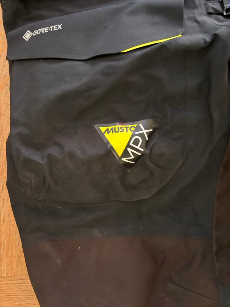 Musto MPX offshore, HH zeiljack en 2 reddingsvesten, Ophalen, Gebruikt, Dame of Heer, Overige typen