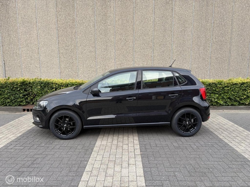 Volkswagen Polo | Airco | Nieuwe banden | Goed onderhouden, Gebruikt, Euro 6, Zwart, Bedrijf