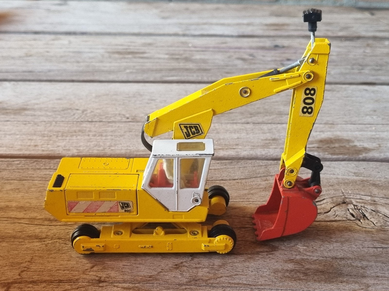 Matchbox JCB 808 Graafmachine, Ophalen of Verzenden, Gebruikt