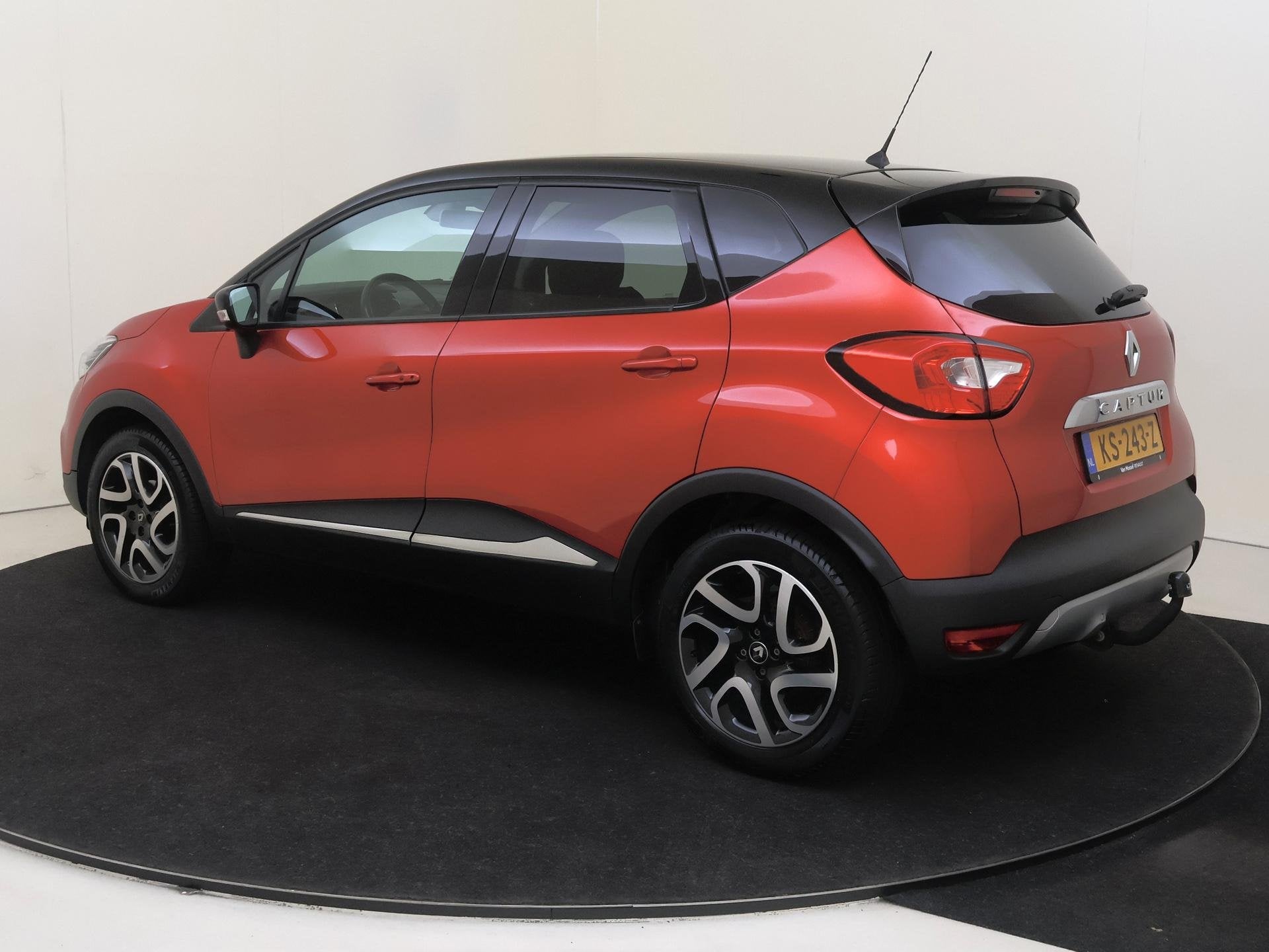 Renault Captur TCe90 Xmod | Navigatie | Parkeersensoren & Ca, Auto's, Gebruikt, Euro 6, 49 €/maand, Handgeschakeld