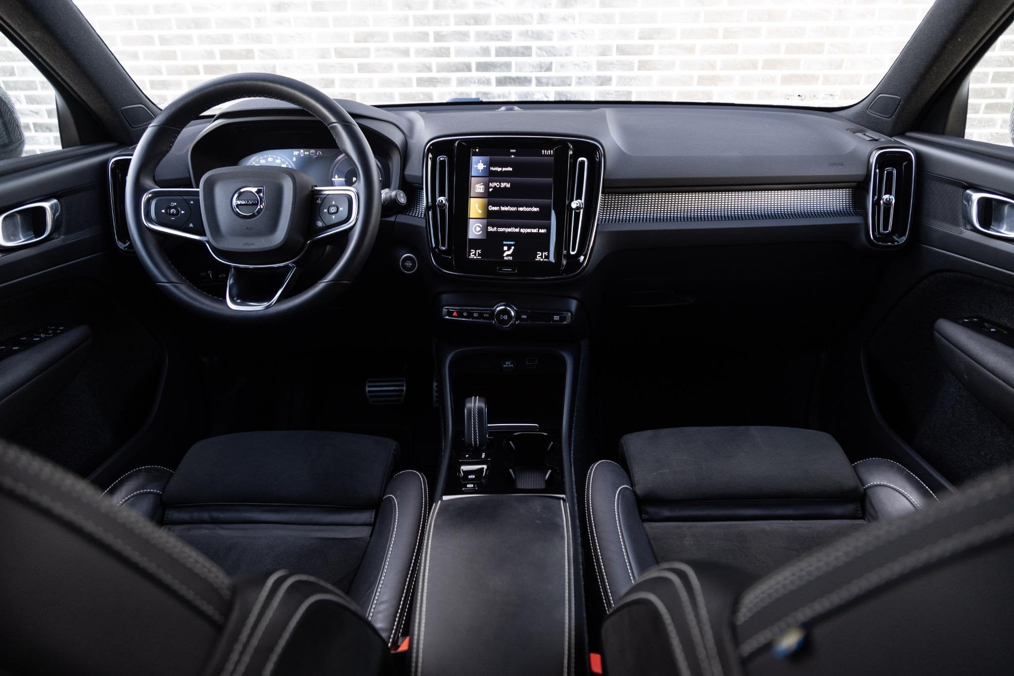 Volvo XC40 1.5 T4 Recharge R-Design | Plug-in Hybrid (PHEV), Auto's, Stof, Euro 6, 1712 kg, Zwart