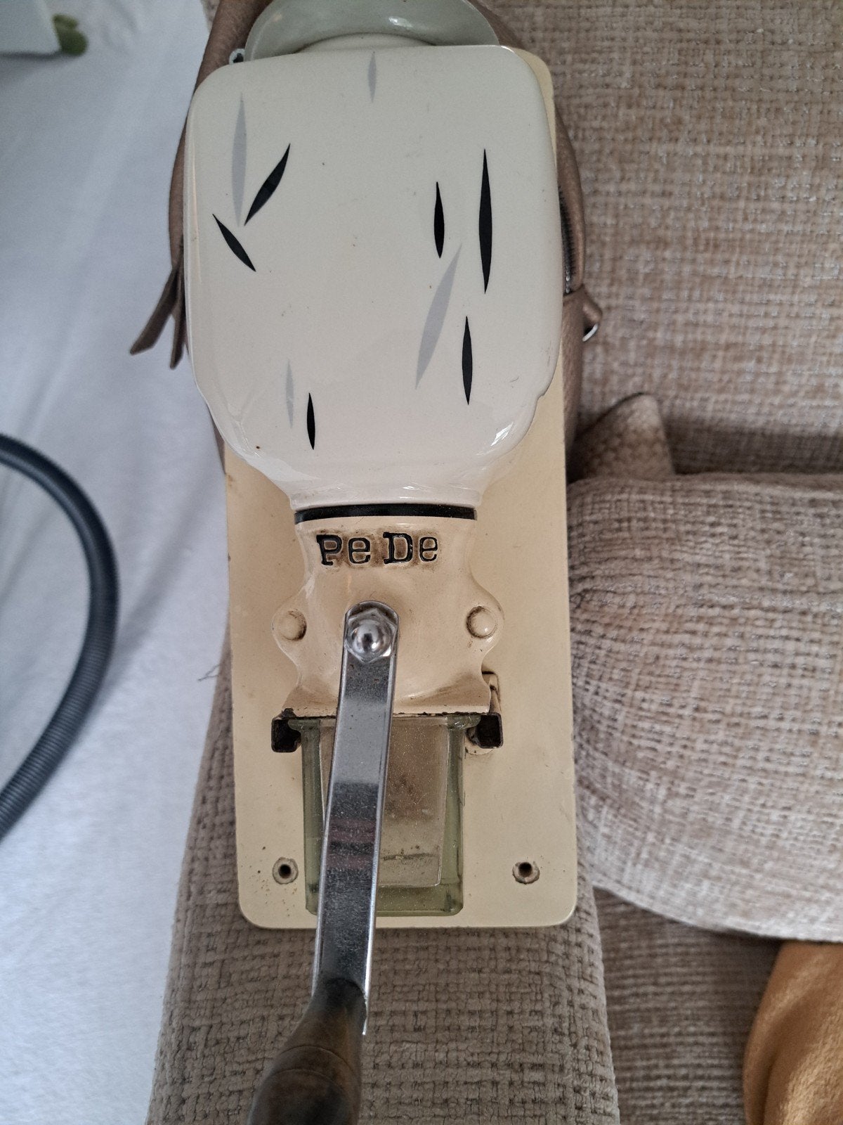 Vintage Pe De Wandkoffiemolen - Authentieke Koffie-ervaring, Antiek en Kunst, Antiek | Keukenbenodigdheden, Ophalen