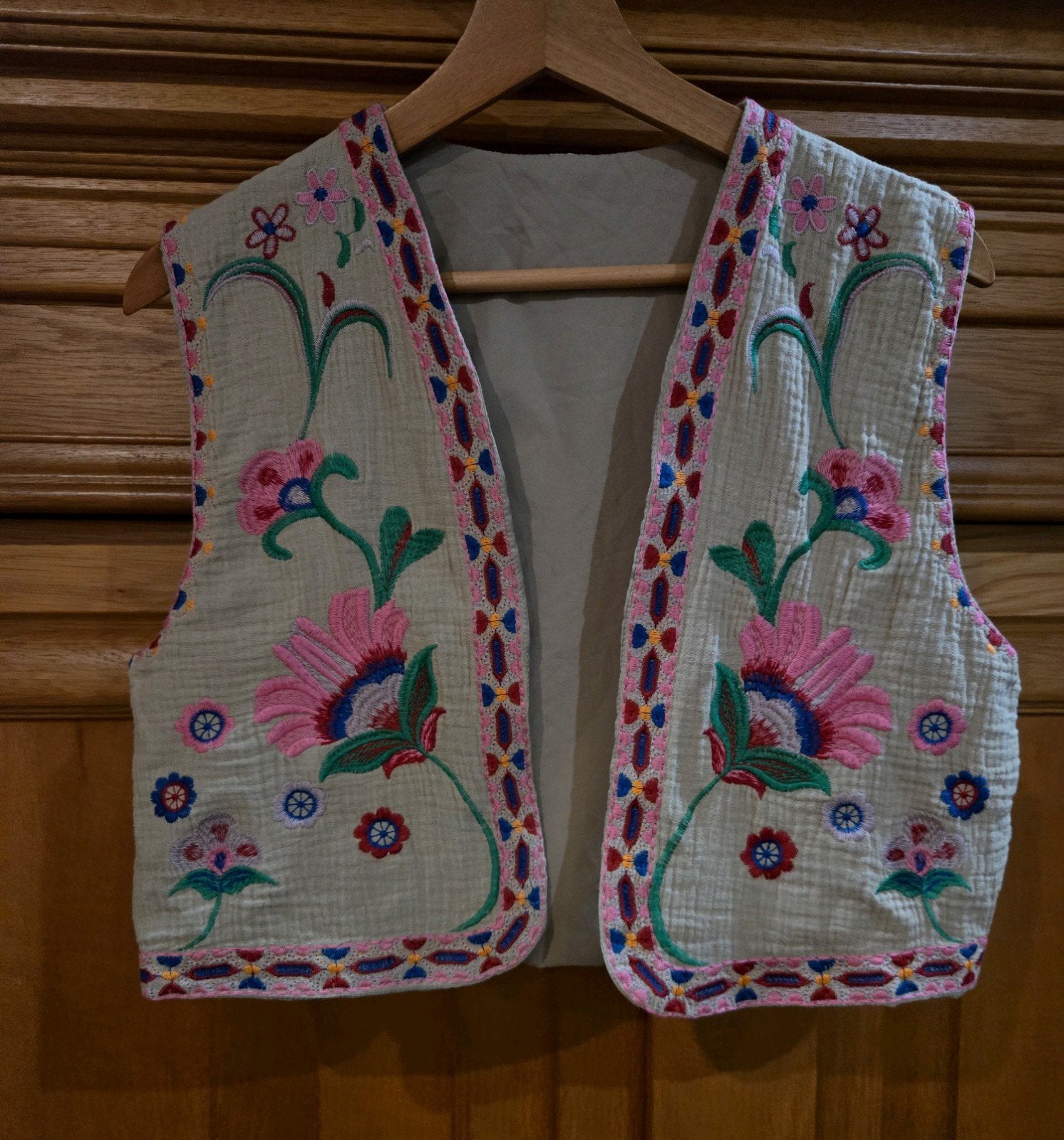 Bohemian gilet met kleurrijk borduursel - Maat L, Kleding | Dames, Boetiek, Maat 42/44 (L), Zo goed als nieuw, Meerkleurig