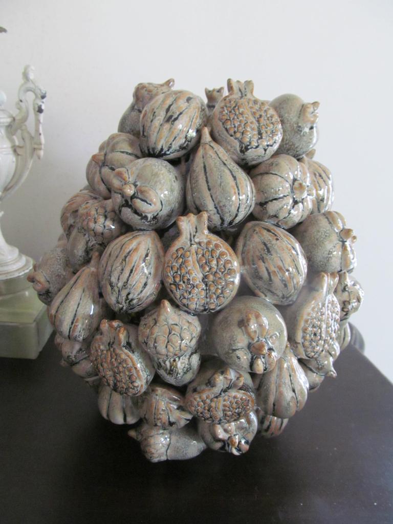 Fruit Vaas Daan Kromhout 24 cm hoog, Huis en Inrichting, Overige kleuren, Aardewerk of Porselein, Ophalen of Verzenden, Zo goed als nieuw
