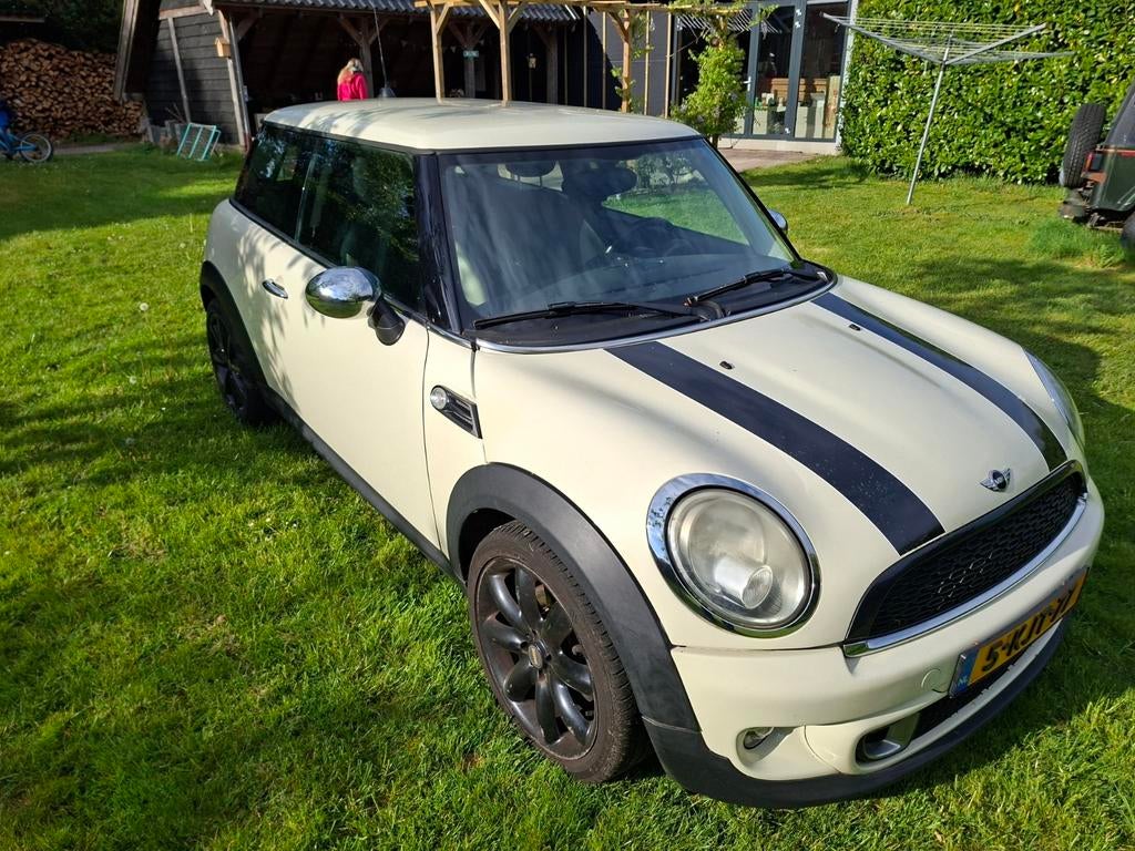 Mini 1.6 ONE 55KW 2013 Wit, Auto's, Voorwielaandrijving, 74 pk, 4 cilinders, 4 stoelen