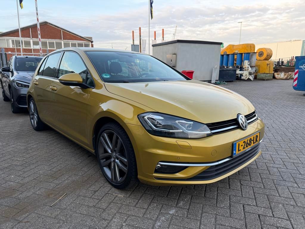 Volkswagen Golf 7.5 1.4 TSI 125pk 5D 2017 Geel, Voorwielaandrijving, 125 pk, Zwart, 4 cilinders