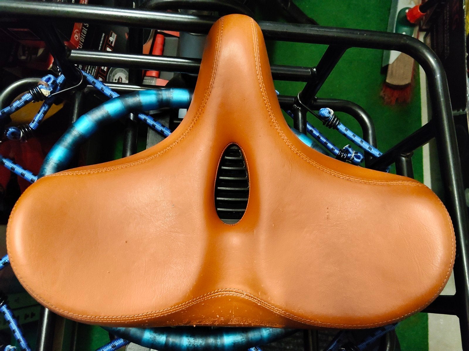 Comfortabel fietszadel blond bruin met uitsparing, Elektrische fiets, Gebruikt, Kunststof, Ophalen of Verzenden