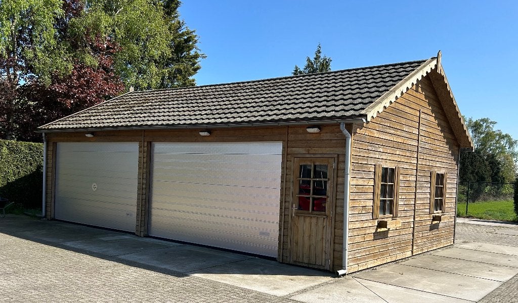 2 sectionaal garagedeuren extra breed, Ophalen, Gebruikt