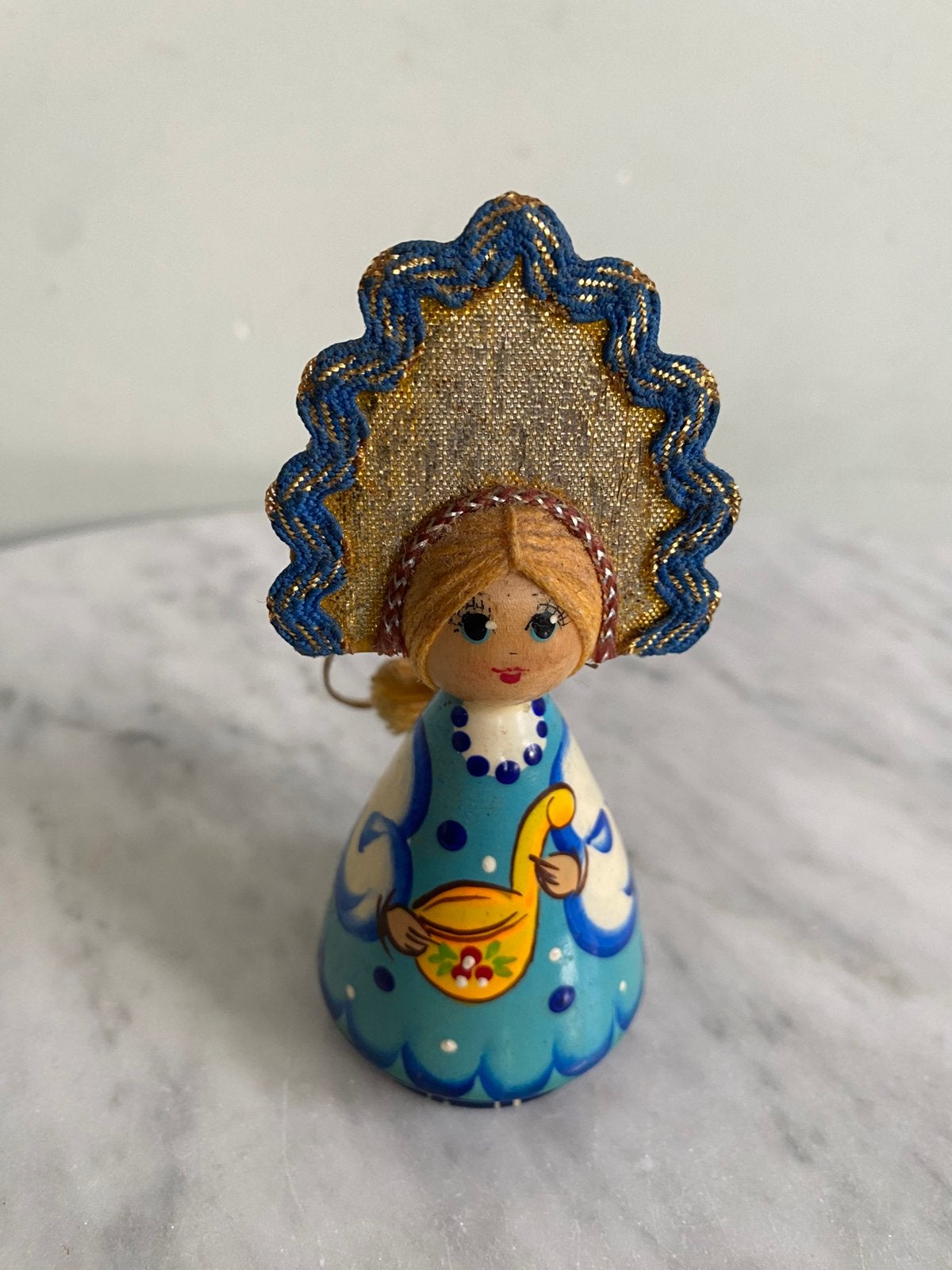 Vintage houten Russisch kokoshnik poppetje/kersthanger 10.5H, Ophalen of Verzenden, Gebruikt