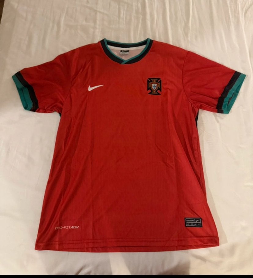 Voetbalshirts: Portugal (Nike) en Schalke 04 (Adidas) - Nieu, Maat S, Ophalen of Verzenden, Nieuw, Shirt