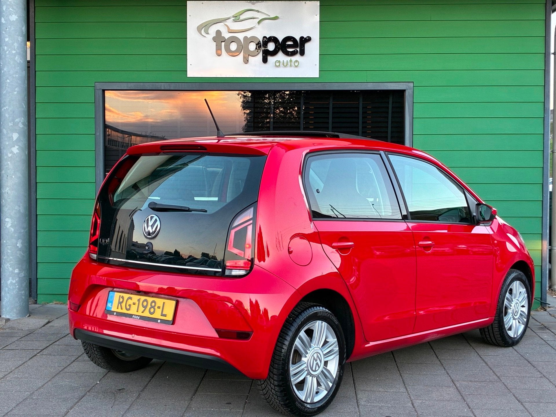 Volkswagen Up! 1.0 BMT high up!|1e Eigenaar|Camera|Panoramad, Auto's, Voorwielaandrijving, 4 stoelen, Origineel Nederlands, Handgeschakeld