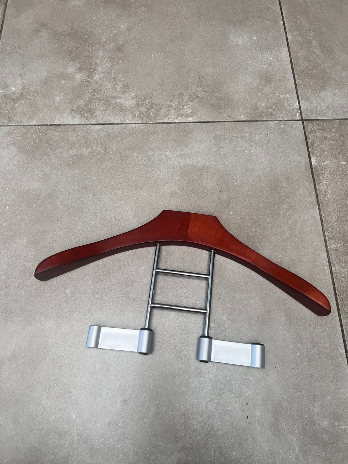 MASSIEF HOUTEN MET METALEN FRAME KLEDINGHANGER COAT HANGER, Auto diversen, Ophalen of Verzenden, Zo goed als nieuw