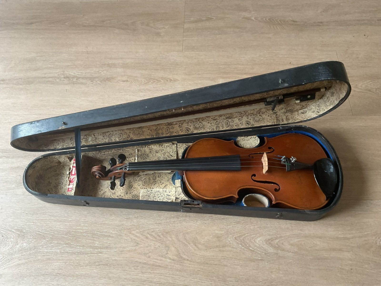 Mooie 4/4 Duitse gave viool AMATI model met str.stok en kist, Gebruikt, Viool, Ophalen of Verzenden, 4/4-viool