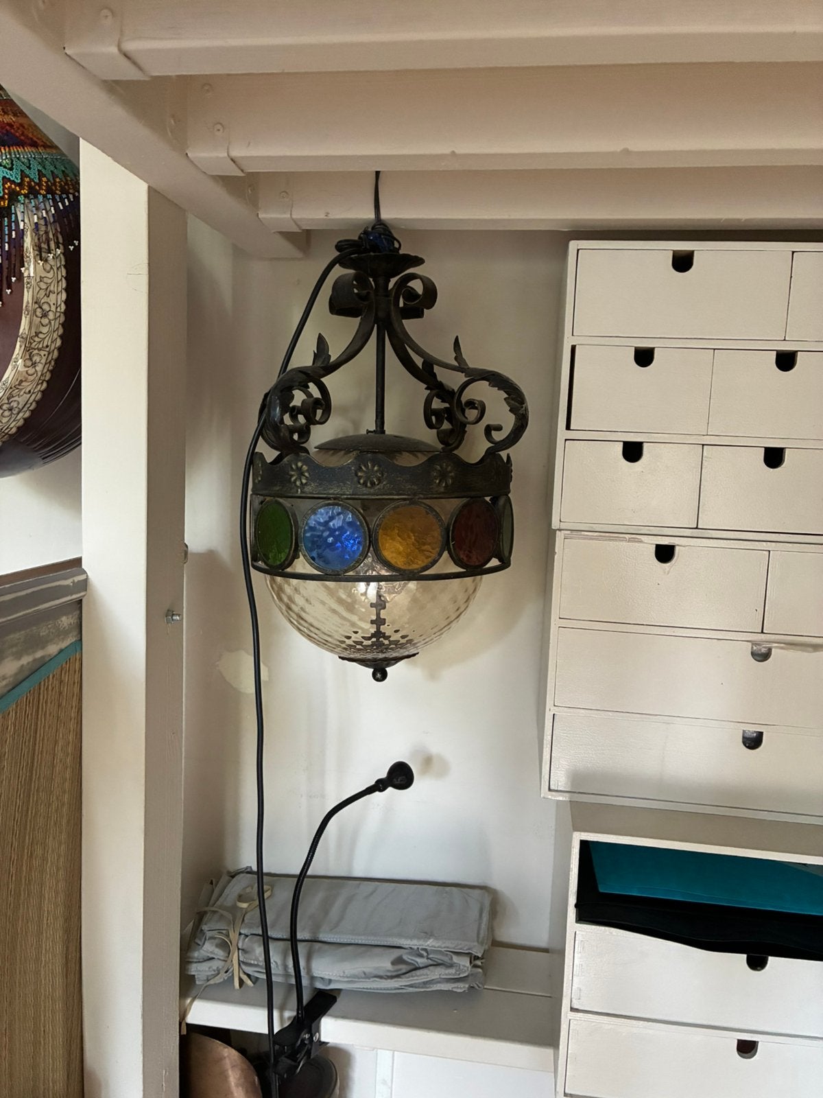 Decoratieve hanglamp van metaal en gekleurd glas –, Ophalen of Verzenden