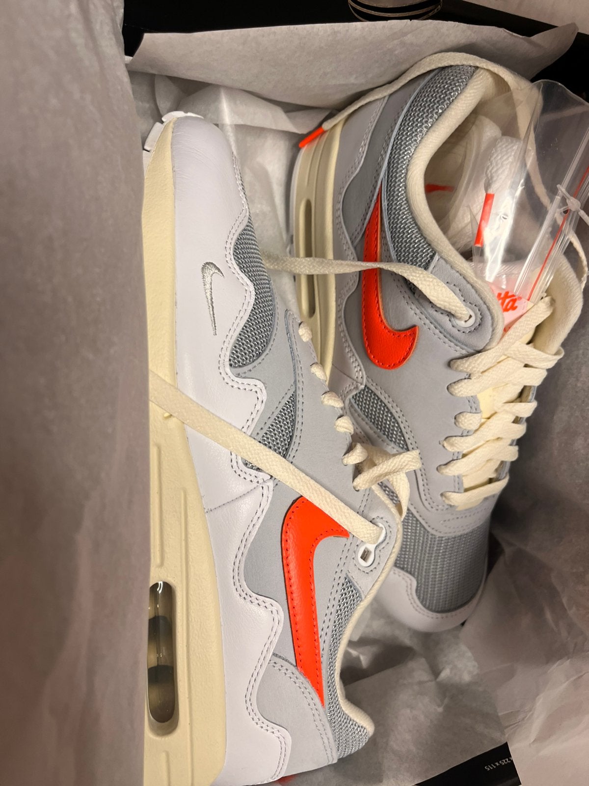 Nike air patta white hyper Crimson, Ophalen of Verzenden, Zo goed als nieuw, Overige kleuren