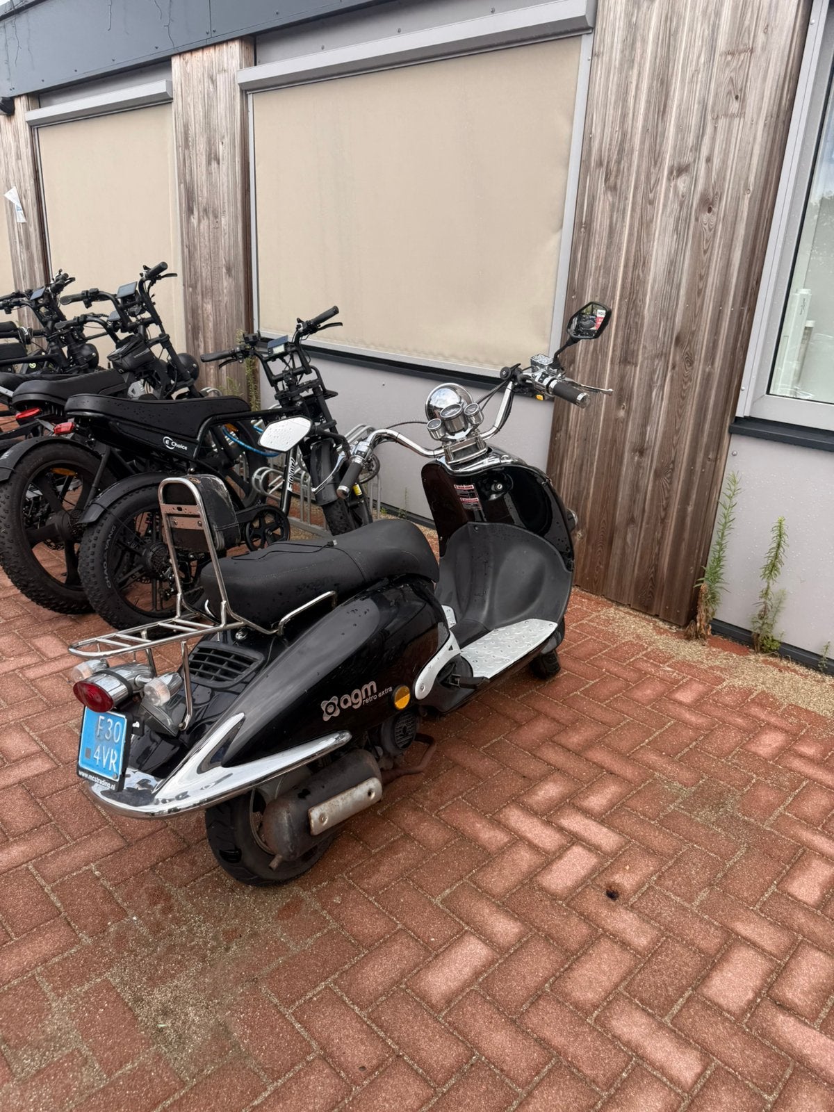 AGM Retro Extra te koop, Ophalen, Zo goed als nieuw, Benzine, Overige merken