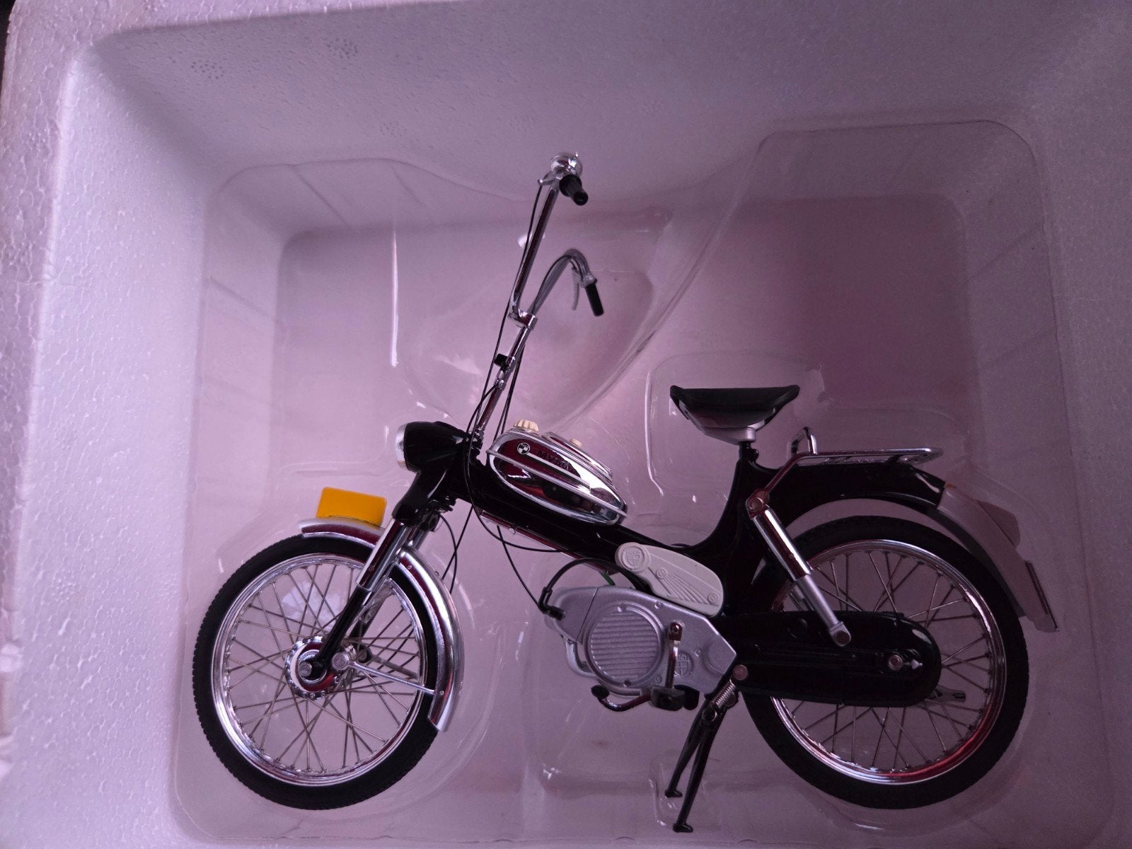 puch mv 50 wsi 1:10 model brommer, Ophalen of Verzenden, Zo goed als nieuw, 1:9 t/m 1:12, Auto