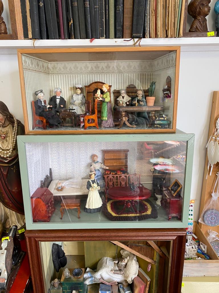 3 x poppenhuis kasten ,,, bieden, Ophalen, Poppenhuis