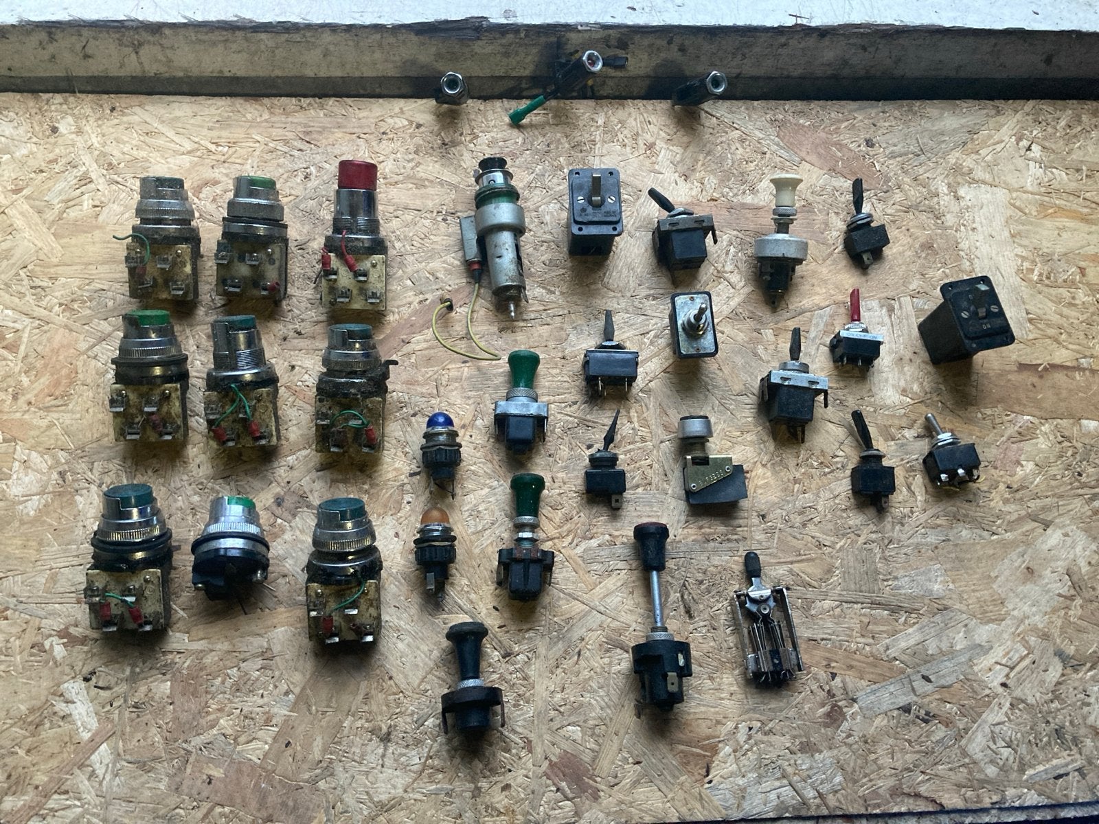 Vintage 12V Schakelaars & Lampjes voor Auto Dashboard, Ophalen of Verzenden, Gebruikt, Oldtimer onderdelen