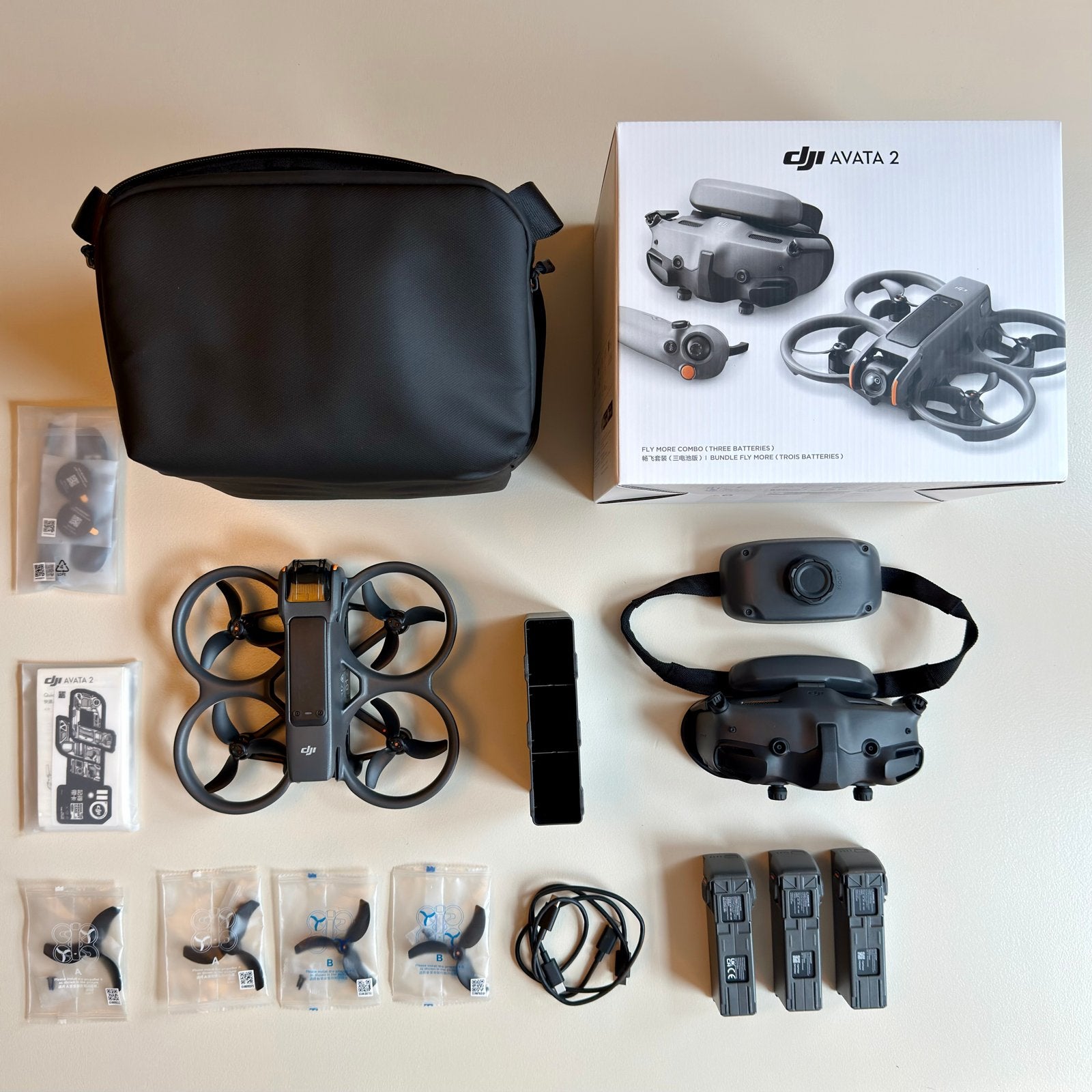 DJI Avata 2 Fly More Combo (3 accu's) met DJI Care, 250 tot 900 gram, Cameradrone, 5 tot 10 kilometer, Zo goed als nieuw