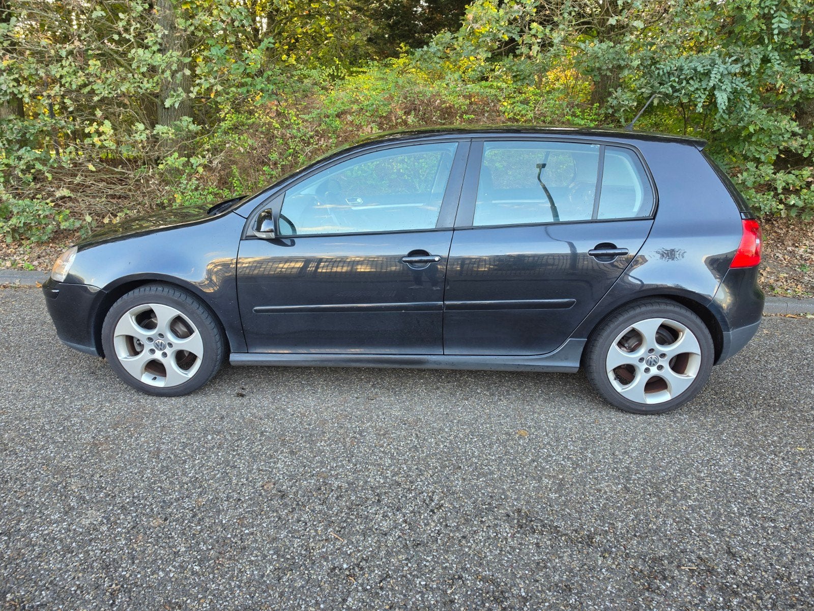 Volkswagen Golf 1.6 75KW 5D 2007 Zwart, Auto's, Voorwielaandrijving, Stof, 620 kg, Zwart