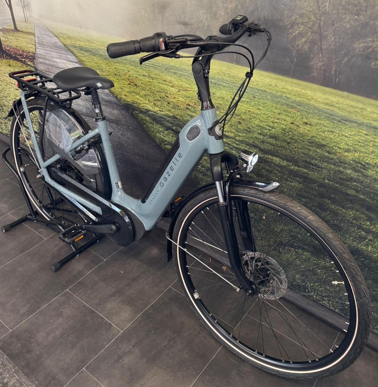 Gazelle Grenoble C7+ NIEUW - €800 korting - Actie €2499, Wilhelminaweg 8, 6951 BP Dieren, Nederland, Koninklijke Gazelle N.V.