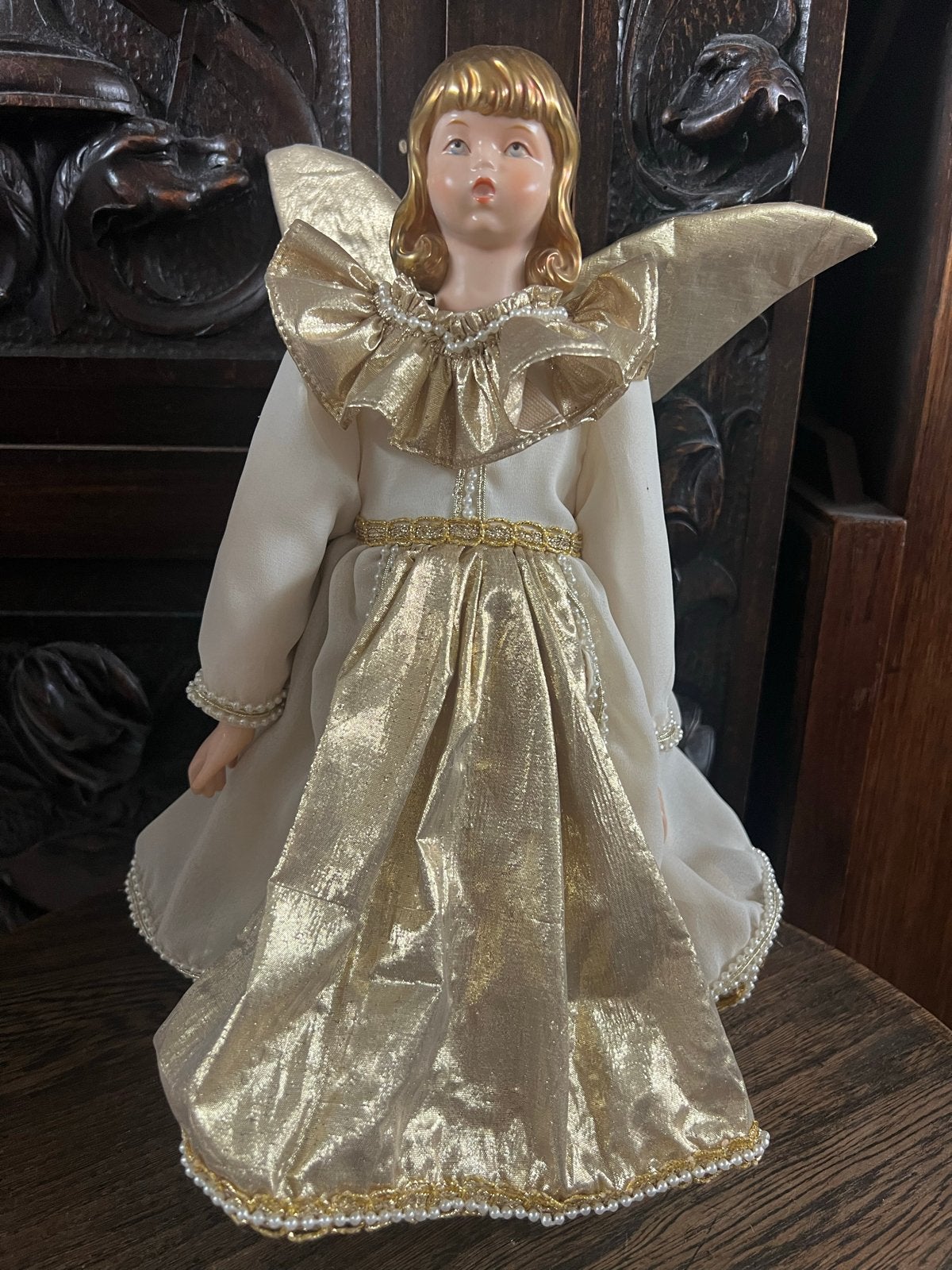 Kerstengel met Gouden Jurk en Vleugels 30 cm hoog, Ophalen of Verzenden