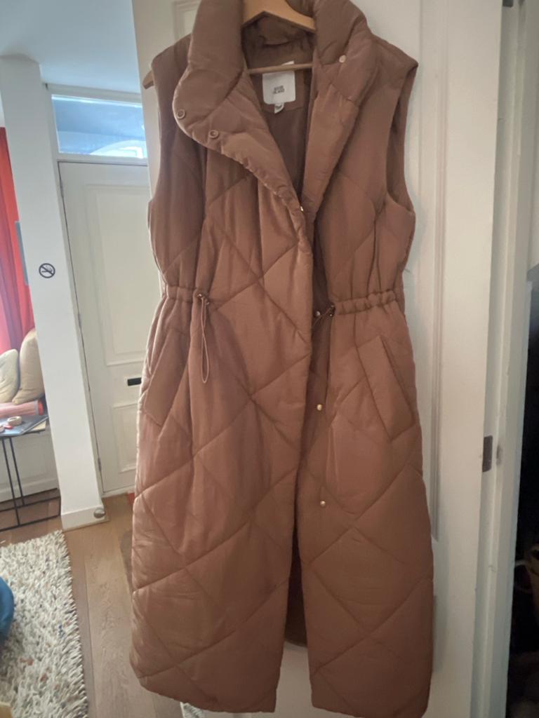 Lange gewatteerde bodywarmer River Island, Kleding | Dames, Bodywarmers, Ophalen, Zo goed als nieuw, Maat 38/40 (M), Bruin